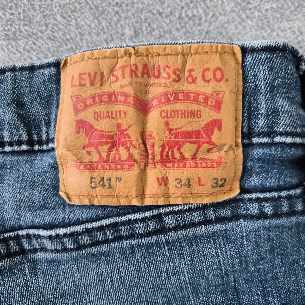 Levis 541 Athletic Taper Men Jeans 34x32 Medium Wash Blue Denim Stretch 541-0011